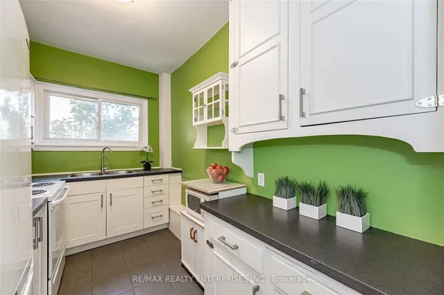 Additional image 17 of 285 King St Unit 6