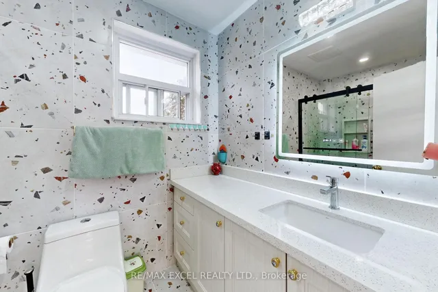 Additional image 28 of 43 Sonmore Dr