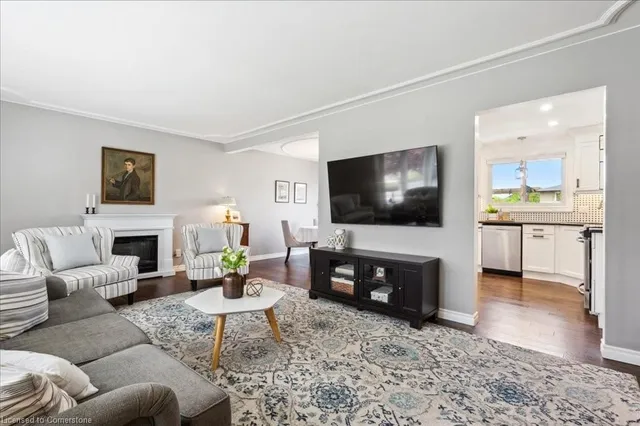 Additional image 11 of 34 Strathcona Cres