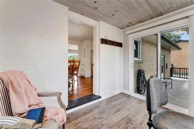 Additional image 17 of 584 Krug St