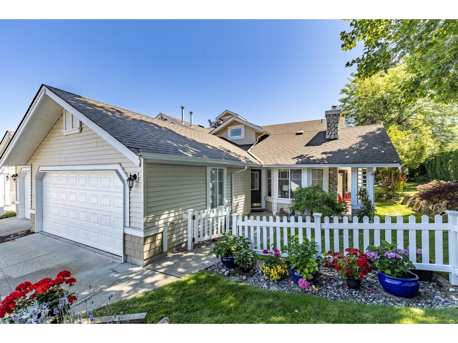 27 6488 168 STREET|Surrey, British Columbia V2S8Z1