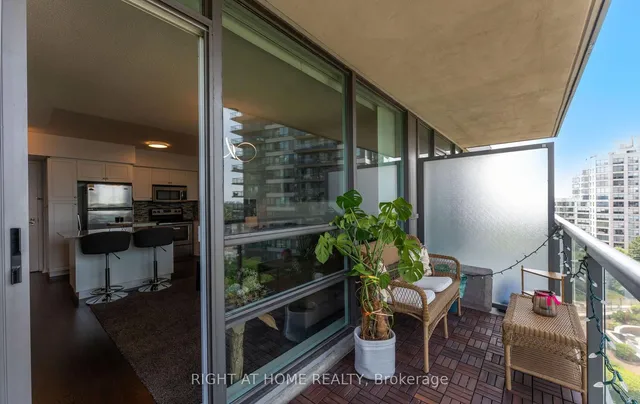 Additional image 18 of 2230 Lake Shore Blvd Unit 803