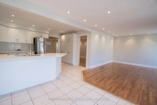 Additional image 8 of 43 Vintage Gate