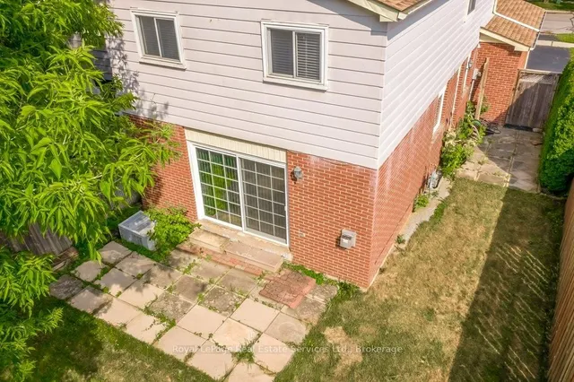 Additional image 48 of 1225 Consort Cres