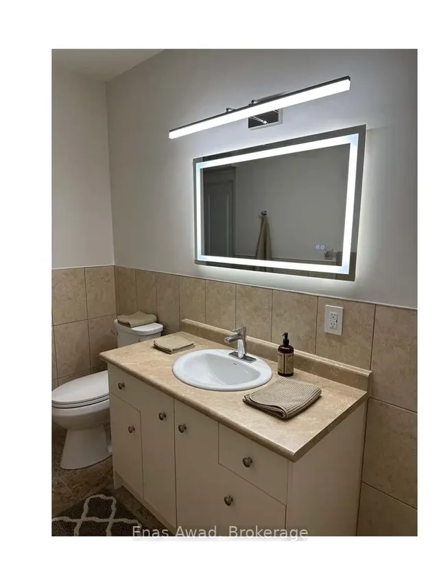 Additional image 33 of 25 Mulholland Ave