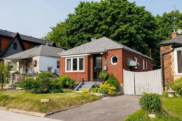 85 Manderley Dr