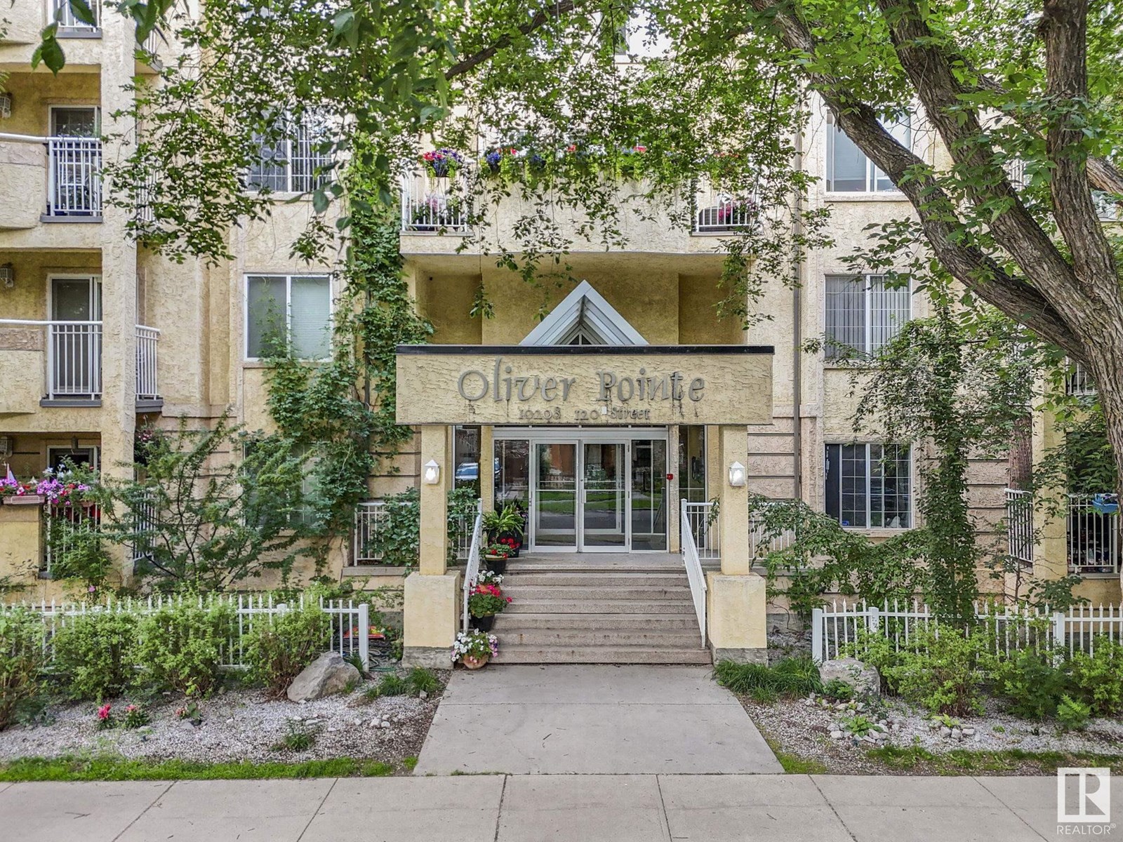 #406 10208 120 ST NW|Edmonton, Alberta T5K2W2