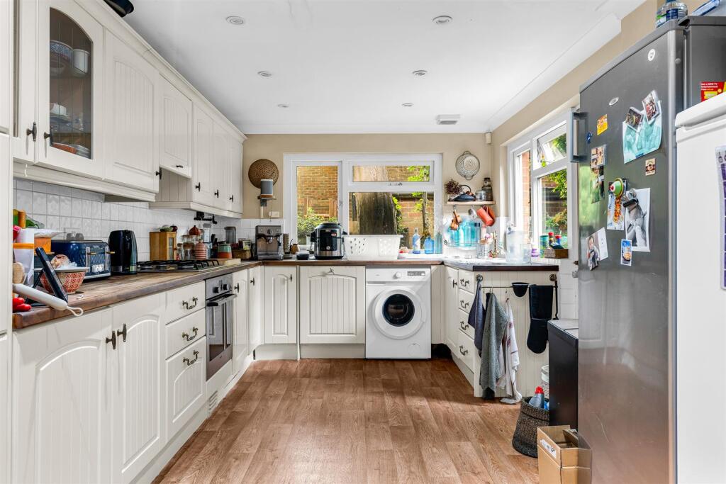 Additional image 23 of Burnham Green Road, Welwyn