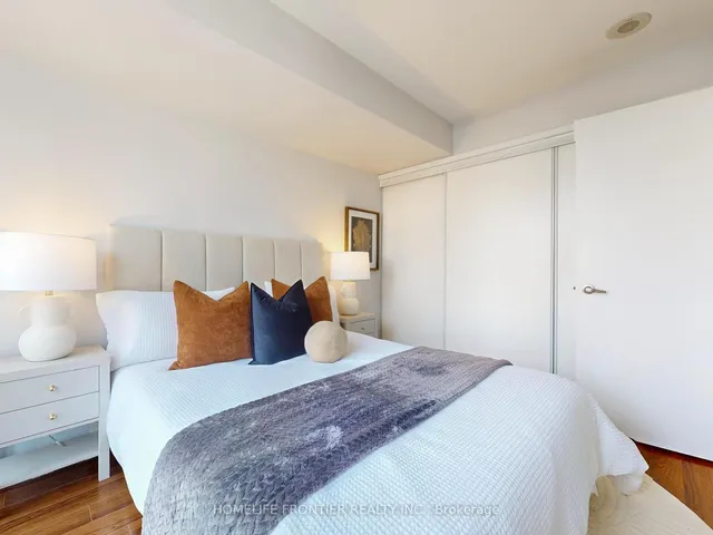 Additional image 14 of 15 Fort York Blvd Unit 1109