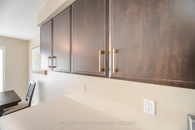 Additional image 11 of 2 Clay Brick Crt Unit 21