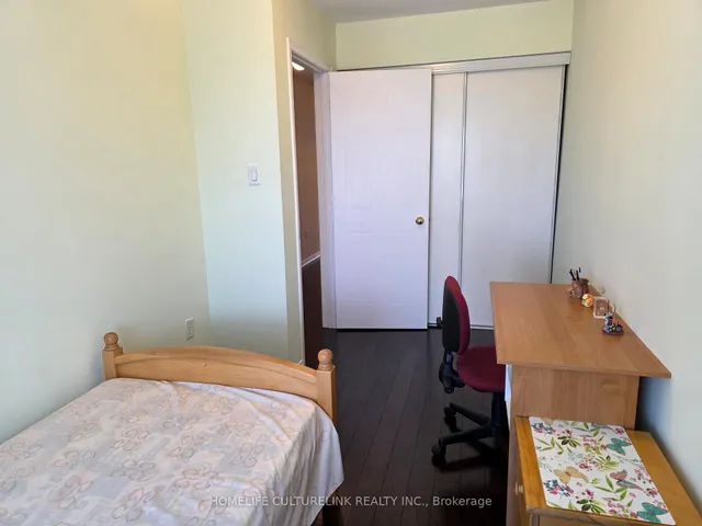 Additional image 22 of 813 Sandhurst Circ