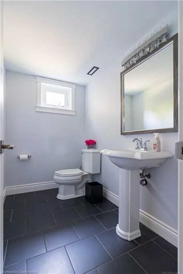 Additional image 19 of 2390 Sinclair Cir