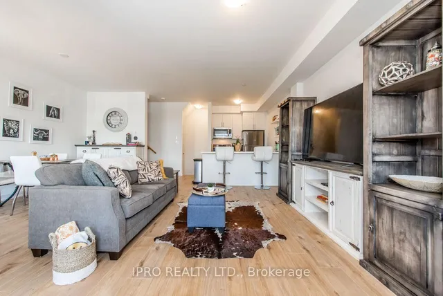 房产图片 10 - 590 North Service Rd 单元46