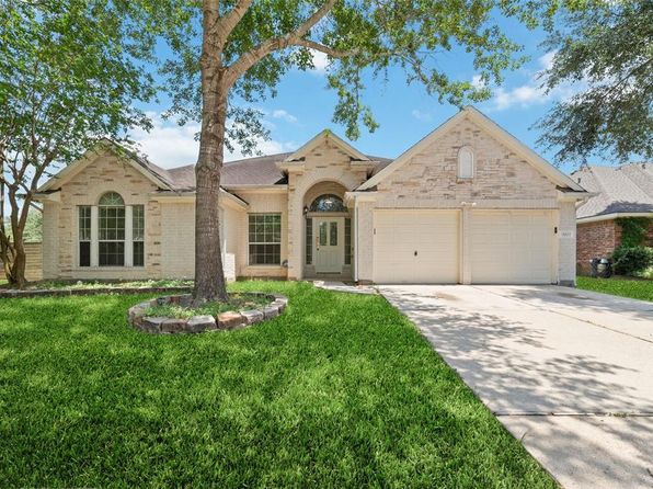 8122 Dune Brook Dr, Houston, TX 77089