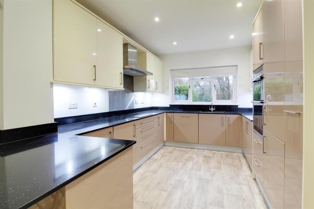 Additional image 4 of Calder Avenue, Brookmans Park