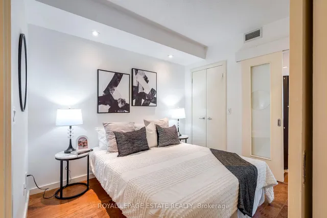 Additional image 11 of 218 Queens Quay Unit 402