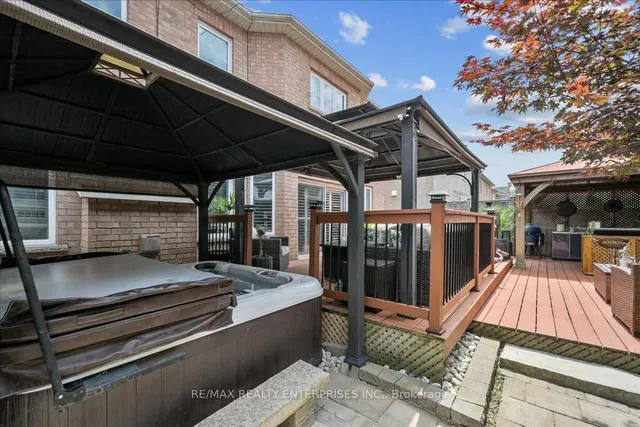 Additional image 40 of 1027 LAIDLAW Dr