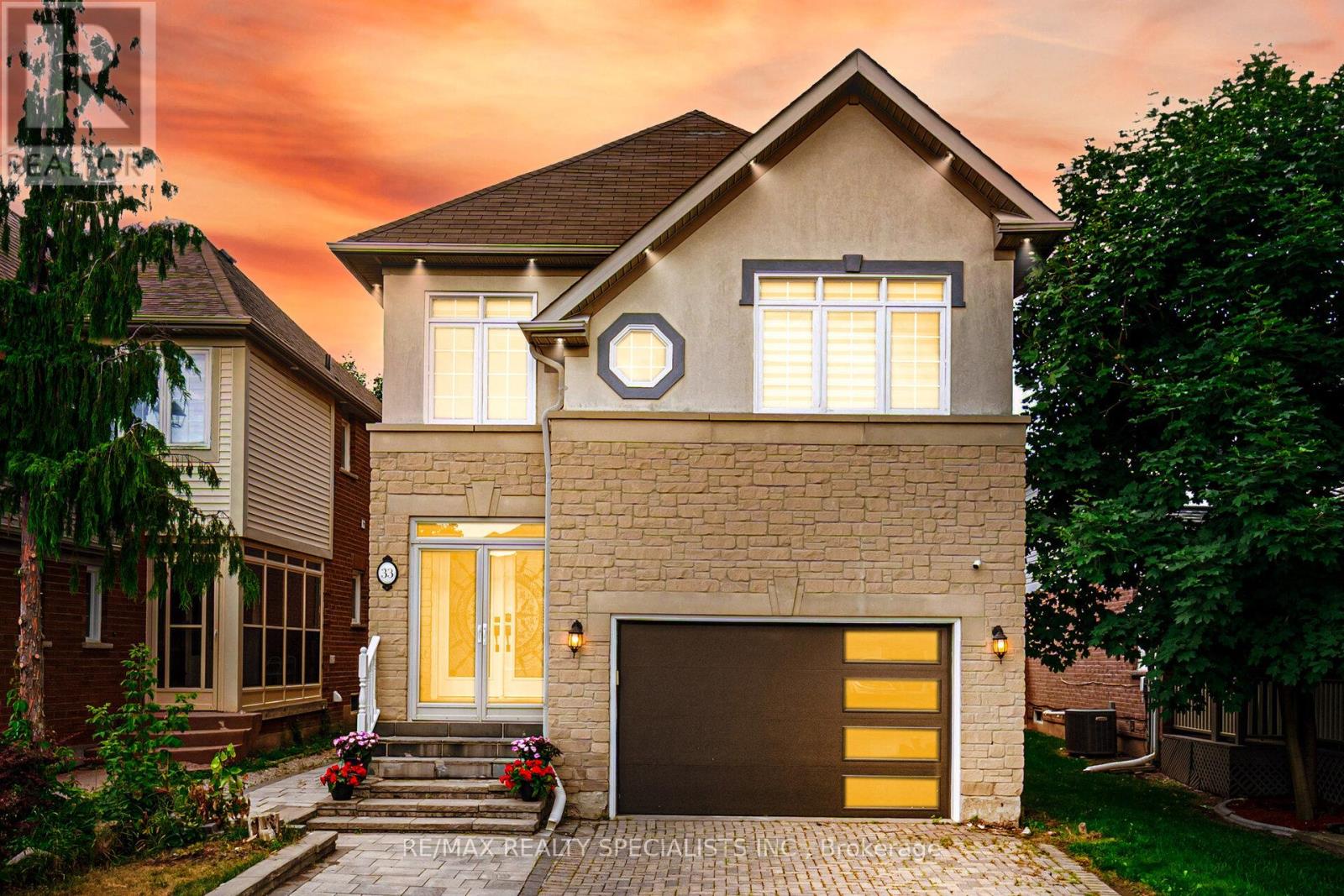 33 ASTERWIND CRESCENT|Brampton (Sandringham-Wellington), Ontario L6R1V8