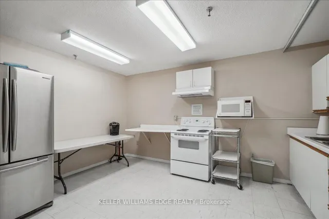 Additional image 43 of 5090 Pinedale Ave Unit 302