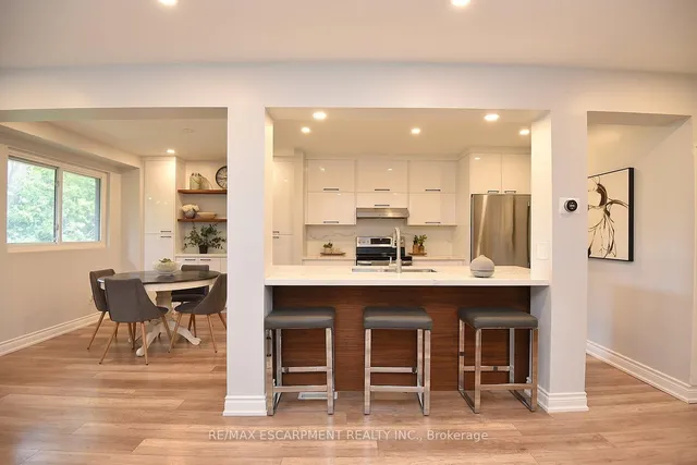 Additional image 26 of 459 Woodview Rd Unit 4