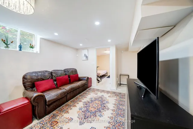 房产图片 27 - 159 Hollyberry Tr