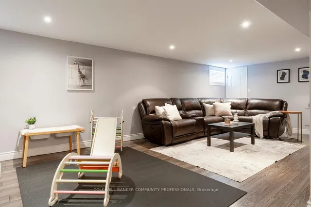 Additional image 44 of 40 Duncombe Dr