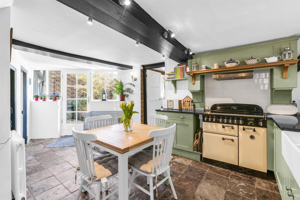 Additional image 32 of Church Street, Welwyn