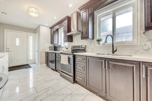 Additional image 9 of 10 Blakemanor Blvd