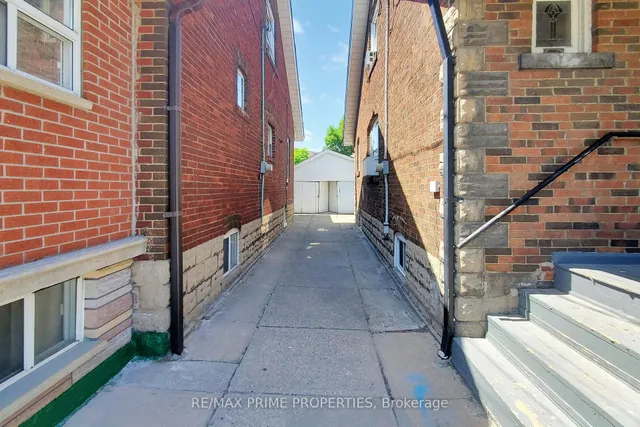 Additional image 28 of 1398 Pape Ave