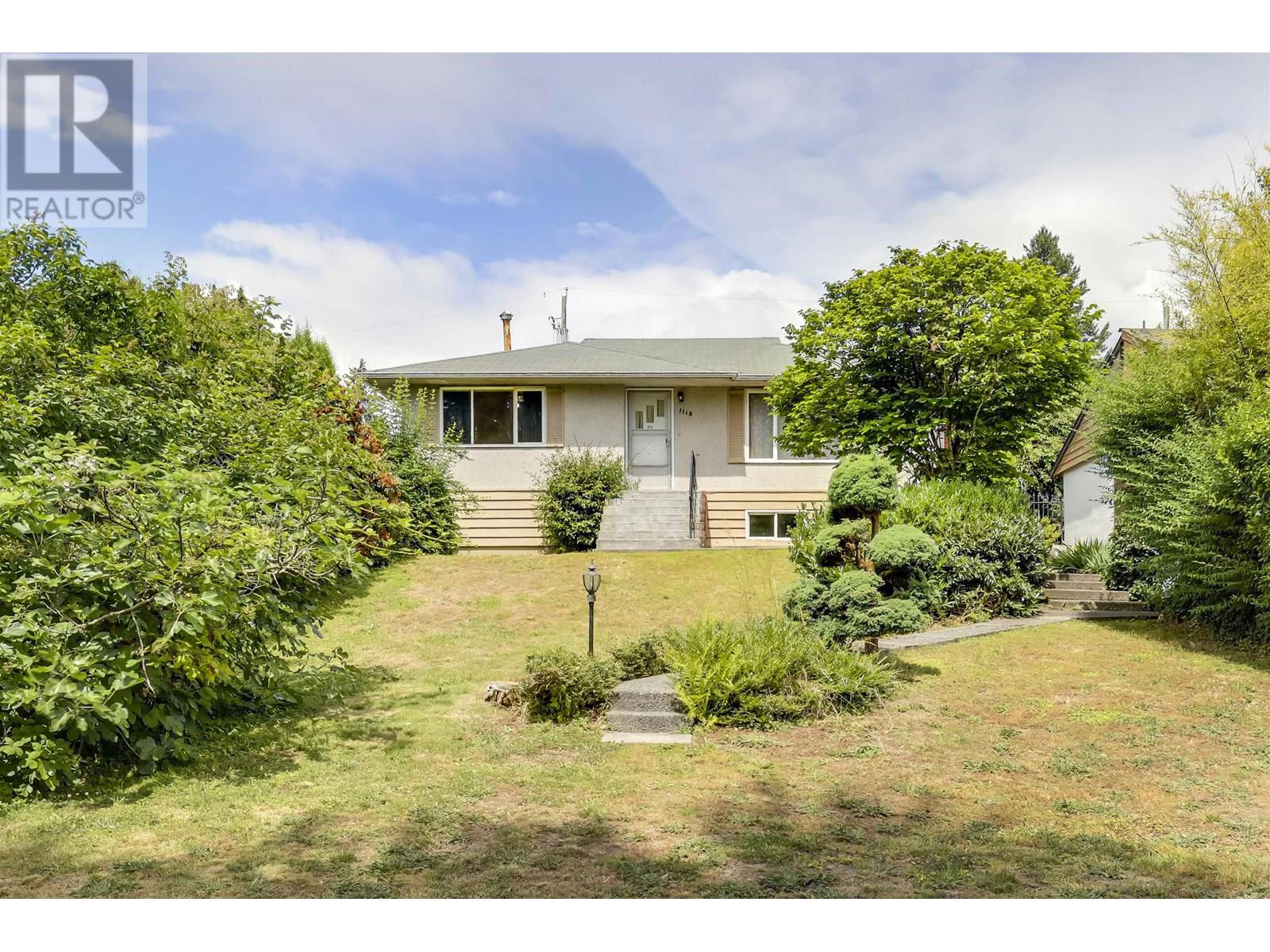 1118 CLOVERLEY STREET|North Vancouver, British Columbia V7L1N6