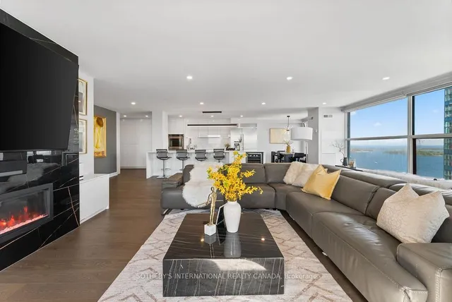 Additional image 11 of 77 Harbour Sq Unit 3208