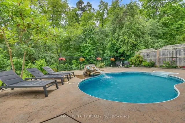 Additional image 40 of 107 Chandos Dr