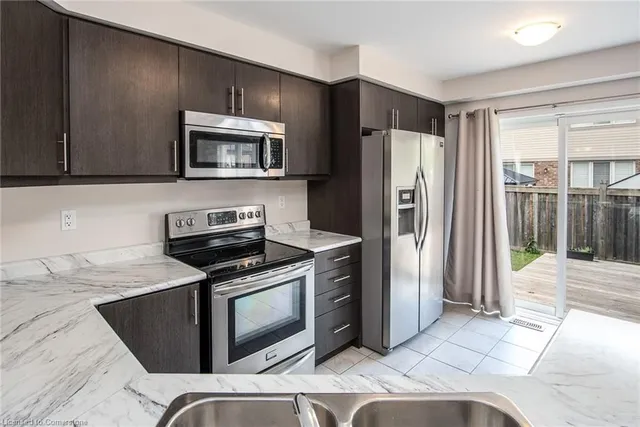 Additional image 27 of 25 Postmaster Dr