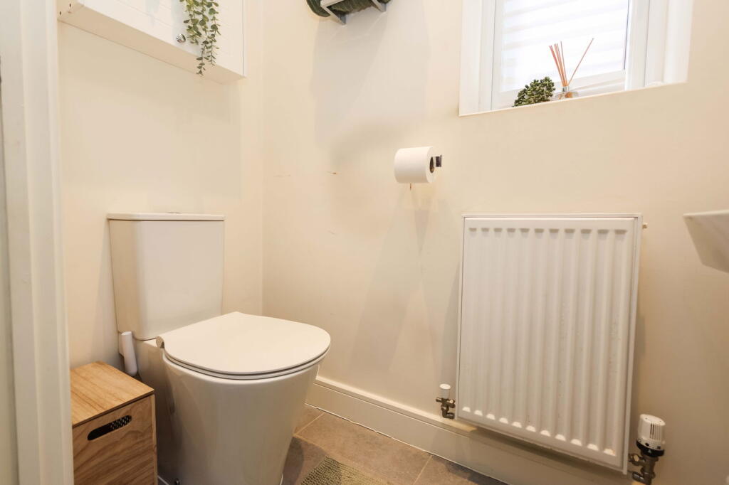 Additional image 7 of Compton Way B33