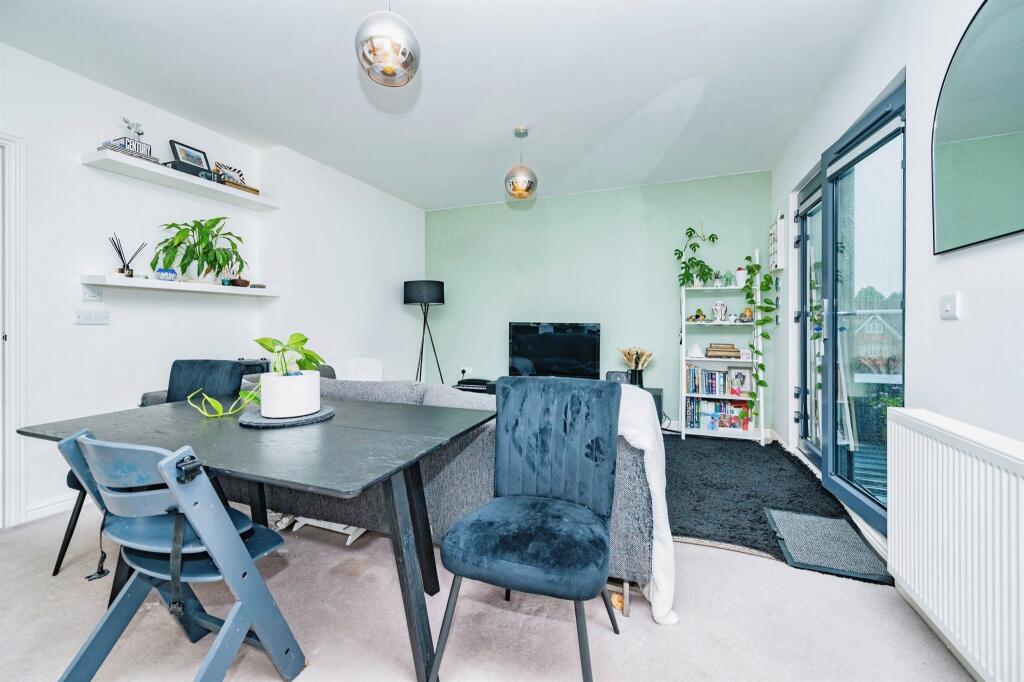 Additional image 17 of Sun Lane, Harpenden