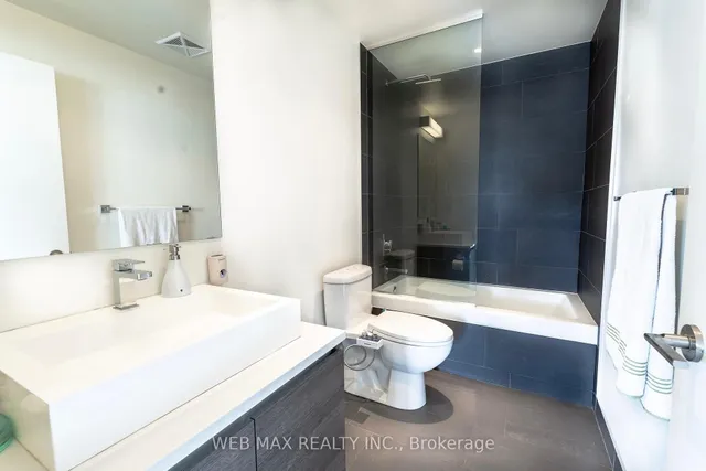 Additional image 8 of 111 Bathurst St Unit 1005