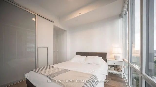 Additional image 27 of 88 Park Lawn Rd Unit 1010