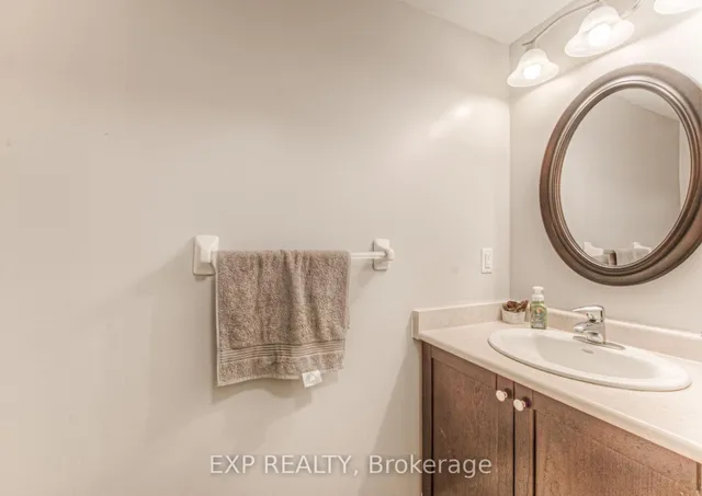 Additional image 16 of 403 Moorlands Cres