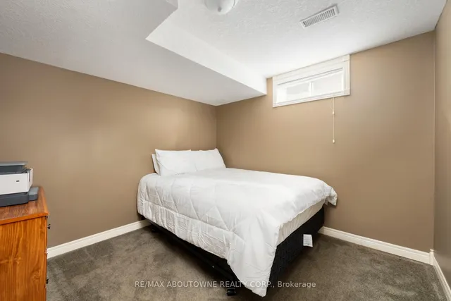 Additional image 36 of 42 Pearwood Crt