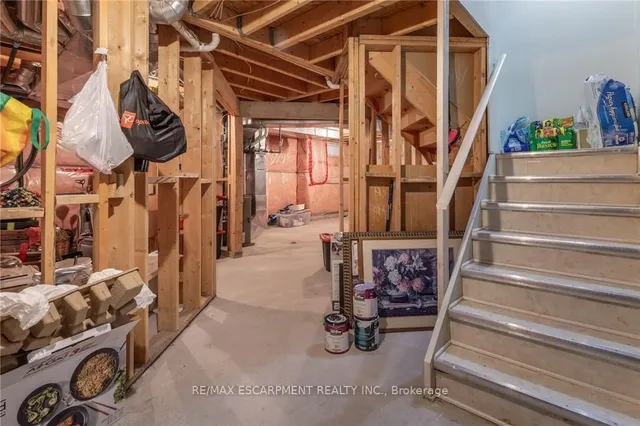 Additional image 34 of 42 Hillgarden Dr