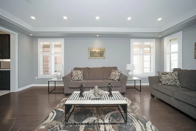 房产图片 13 - 198 Jessie Caverhill Pass