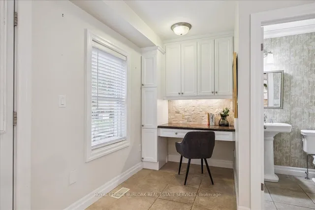 Additional image 13 of 466 Holtby Ave