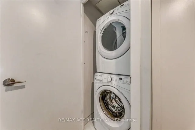 Additional image 25 of 1960 Queens St Unit 206