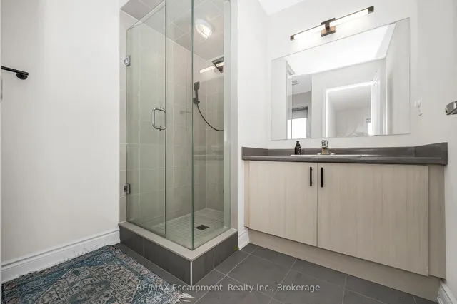 Additional image 24 of 3401 Sixth Line