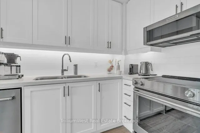 Additional image 15 of 1050 Main St Unit 1004