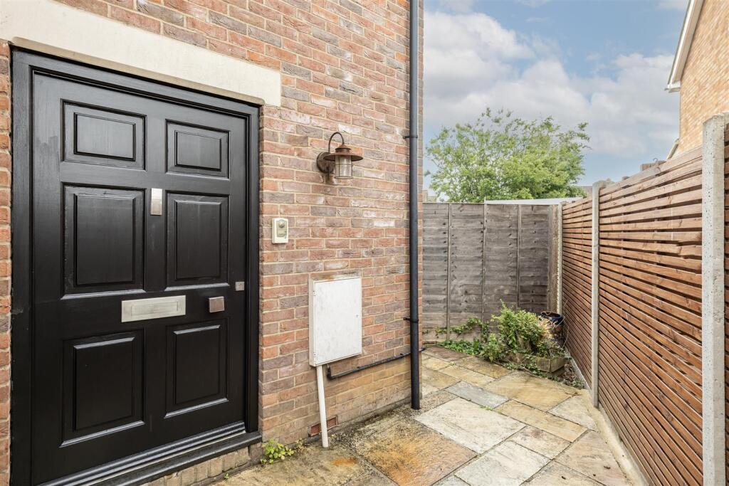 Additional image 10 of Kinsbourne Close, Harpenden