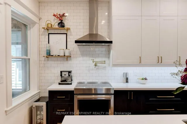 Additional image 16 of 176 Sherman Ave