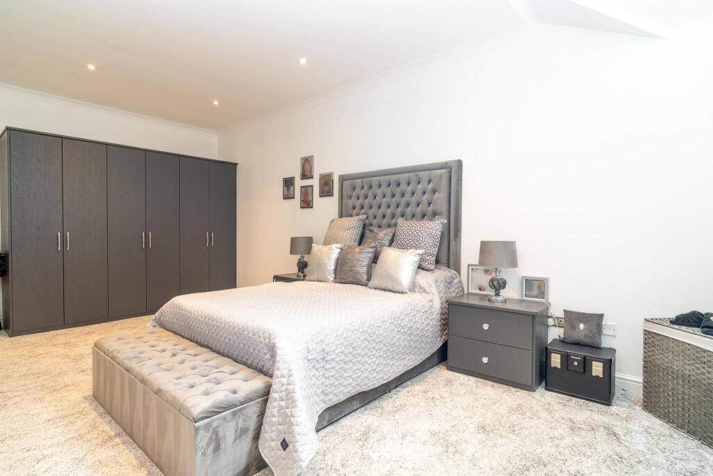 Additional image 19 of West Hall, Beningfield Drive, St Albans, AL2