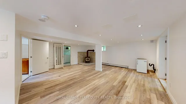 Additional image 37 of 65 Burnhamthorpe Cres