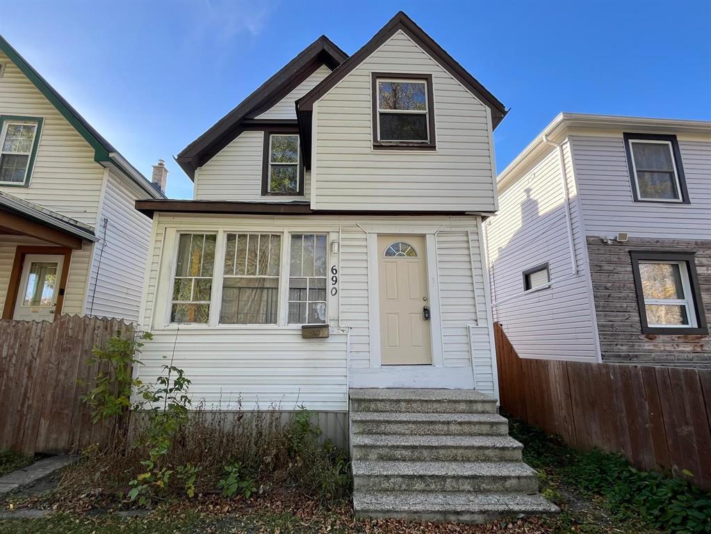 690 Simcoe Street|Winnipeg, Manitoba R3E2C1